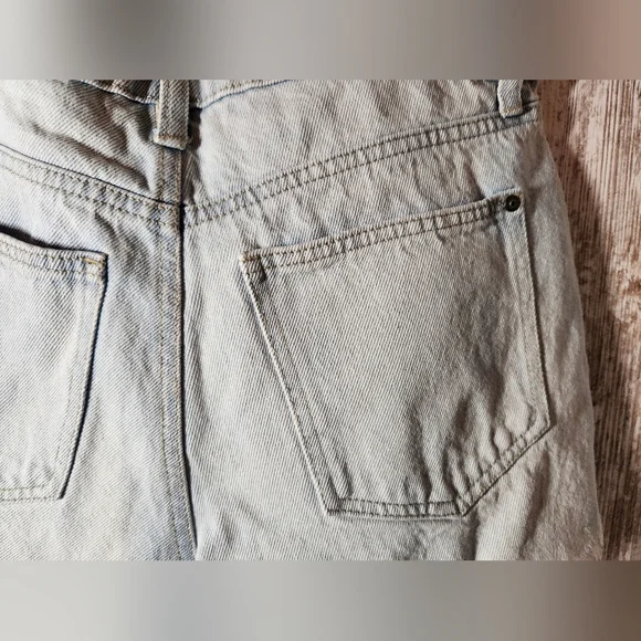 No Boundaries Light Blue Distressed Jean Shorts Juniors High Waist Mom Fit NWT - Picture 9 of 10